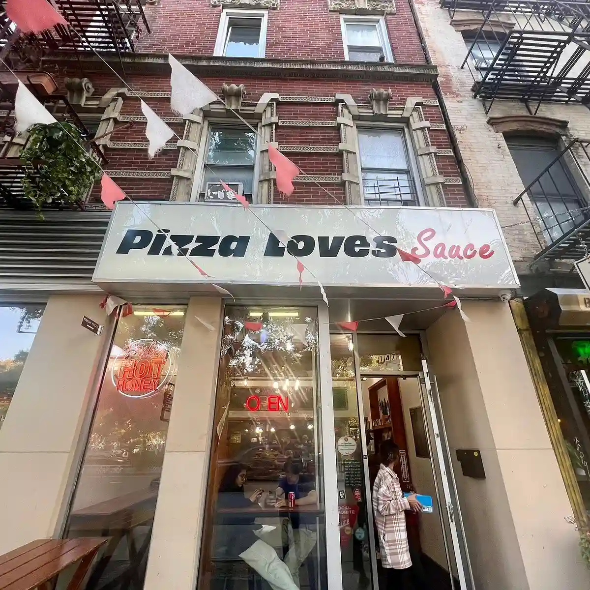 Pizza Loves Sauce shop exterior