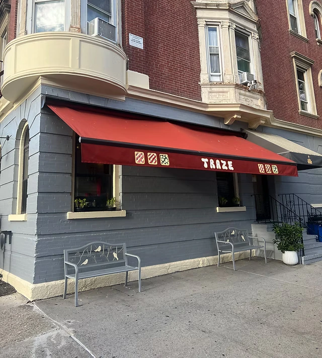 Traze Pizza shop exterior